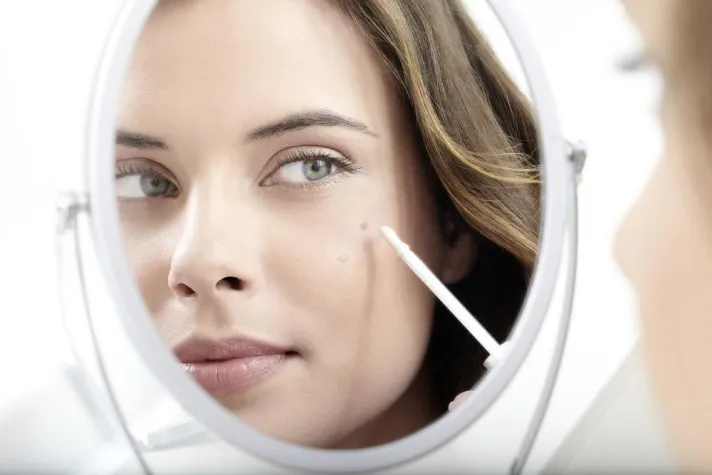 Bild: Eucerin Even Brighter bei Pigmentflecken neu in der Versandapotheke mediherz.de