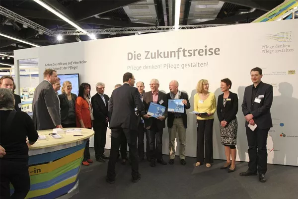 Bild: Neue Wege werden vom Publikum honoriert – Die Zukunftsreise „Pflege denken! Pflege gestalten!“.