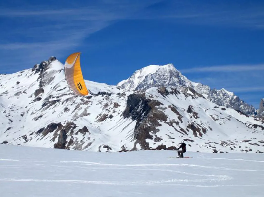 La Thuile - Snowkite © Turismo Valle d’Aosta