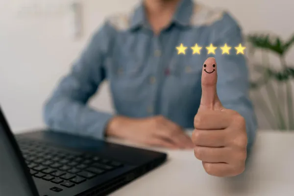 Bild: Auswahl des Finanzberater: Kundenbewertungen sind wichtiges Kriterium 