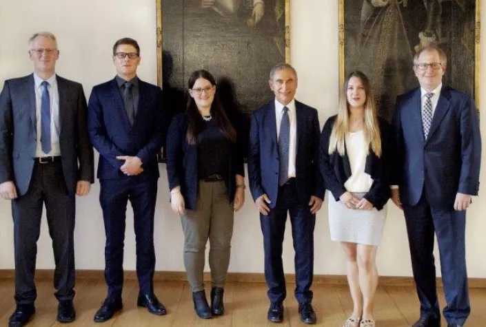 Bild: Geis vergibt erstmals Logistik-Förderpreis