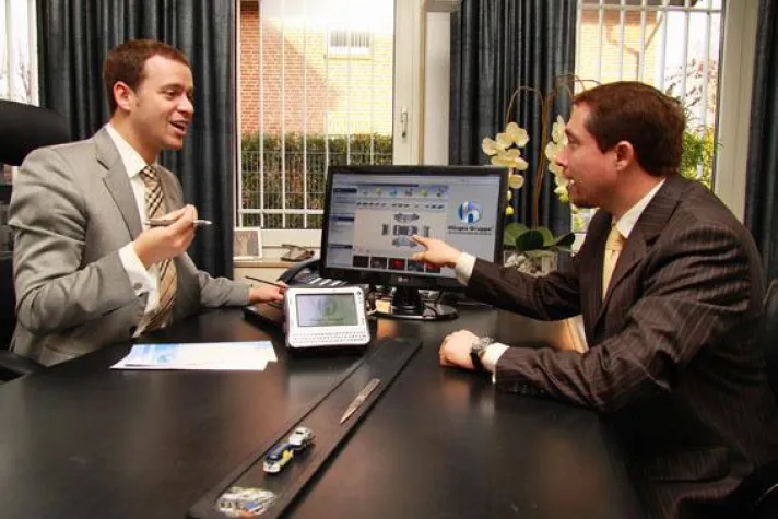 Bild: Neue Kooperation der Willicher Hüsges-Gruppe mit dem TÜV Süd