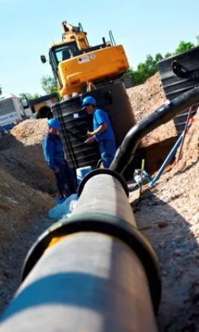 Bild: Grüner Strom dank Biogas – Mennicke verlegt Kanalleitungen für das Energieunternehmen infra fürth