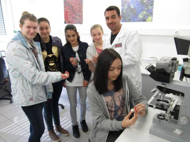 Bild: Girls' Day: Elf Mädchen bei Metoba