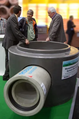 Rinninger mit dem PRIMUSS® Fertigungsverfahren auf der IFAT ENTSORGA 2012. Bild: Rinninger mit dem PRIMUSS® Fertigungsverfahren auf der IFAT ENTSORGA 2012.