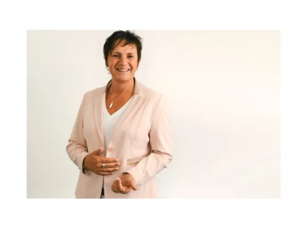 Bild: Lifecoach Steffi Christian ermöglicht Schulbau in Kamerun