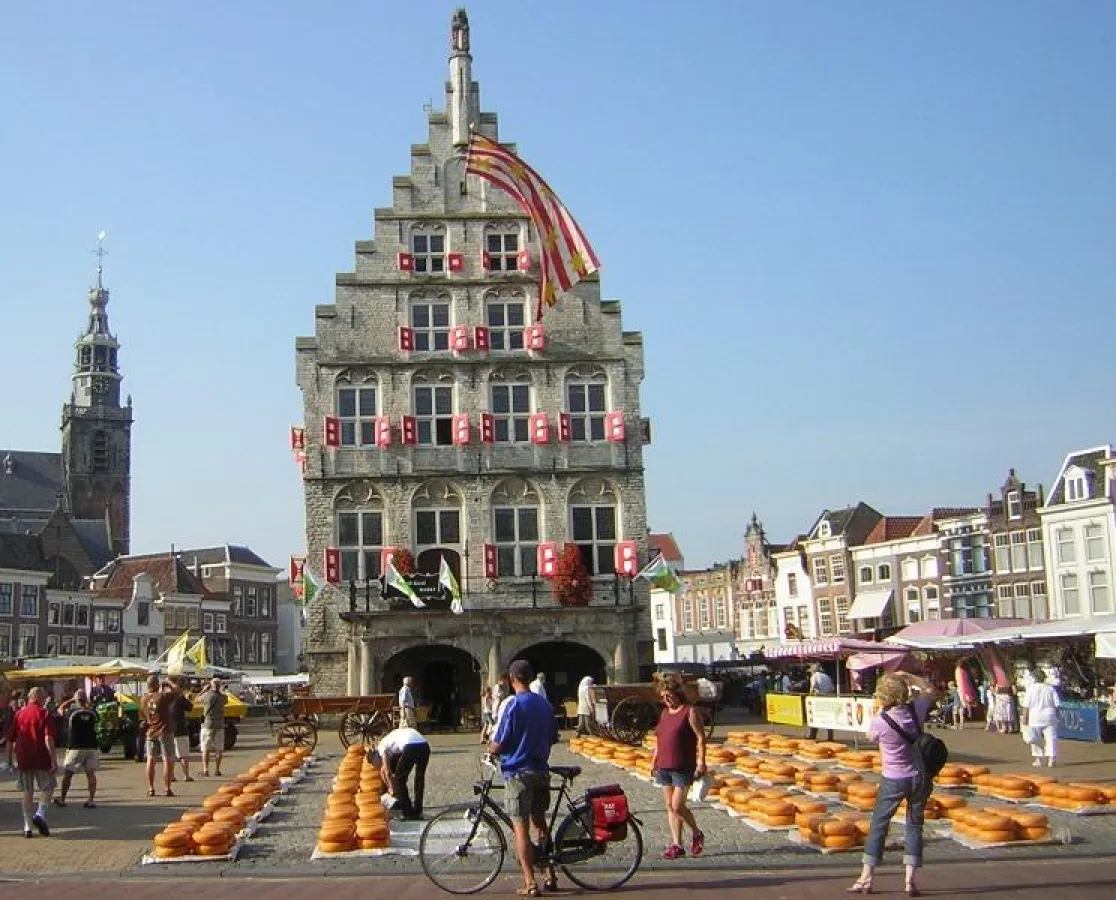 Alkmaar ist eine Station auf der kombinierten Rad- und Schiffsreise nach Holland.