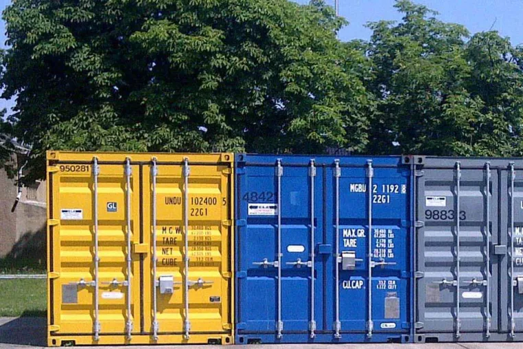 ELA unterstützt Flutopfer - Lagercontainer stehen für vier Monate an der Elbe Bild: ELA unterstützt Flutopfer - Lagercontainer stehen für vier Monate an der Elbe