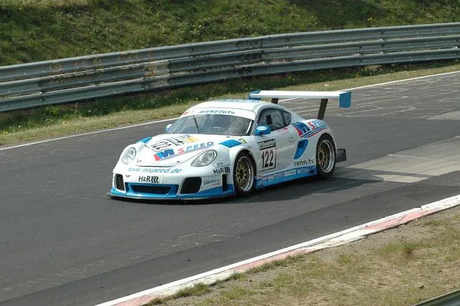 Bild: 24h Rennen Nürburgring - Großer Ausdauertest für Profirennfahrer Pierre Kaffer