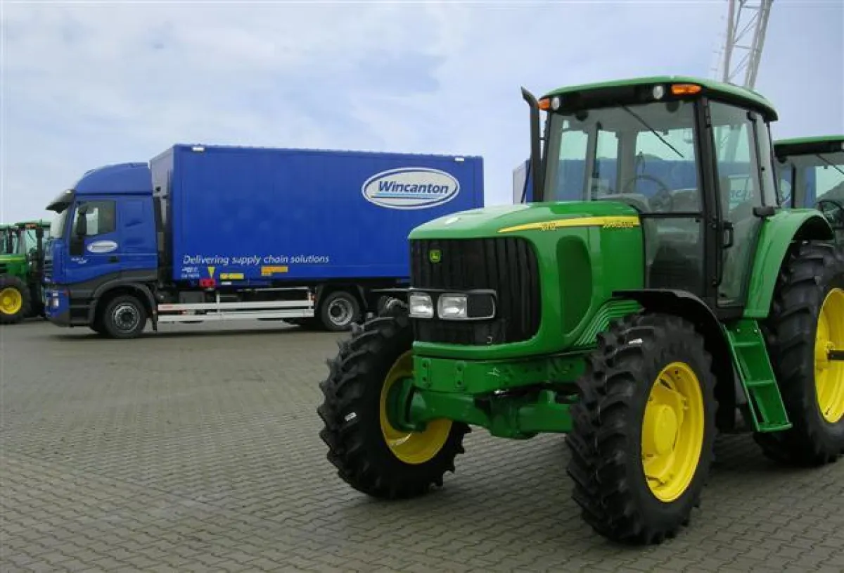 Bauen die Zusammenarbeit aus: Deere & Company und Wincanton