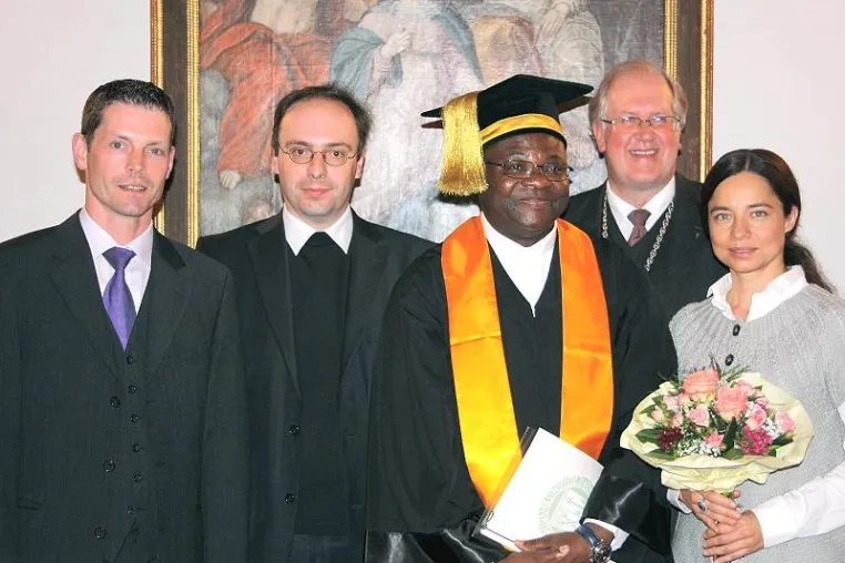 Bild: Afrikanisches Jubelgeschrei im Benediktbeurer Barocksaal
