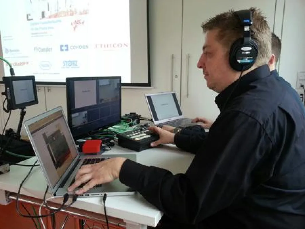 Die Pionierfilm GmbH beim Livestream einer Facharztweiterbildung