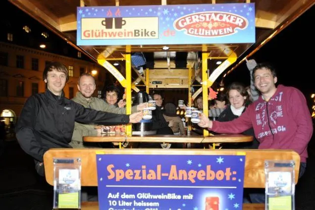 Mit dem GlühweinBike durch München radln Bild: Mit dem GlühweinBike durch München radln