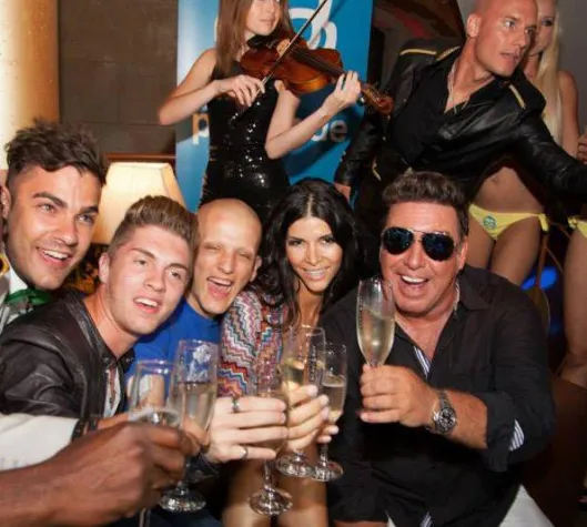 Bild: Presseeinladung Hamburg, 24. August 2013: pcfritz.de mit Party, Promis und Fritzgirl-Contest