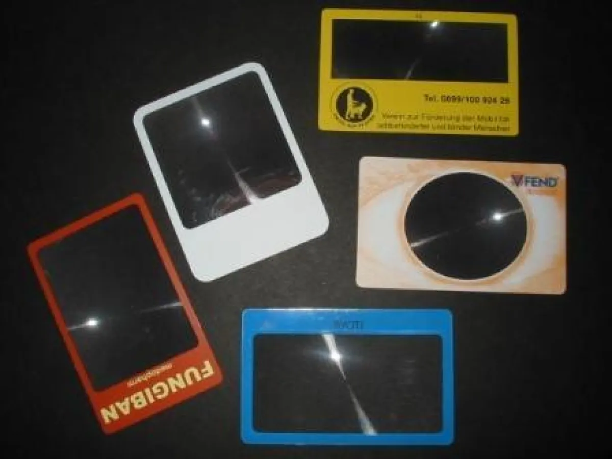 PVC-Lupen im Scheckkartenformat in verschiedenen Designs