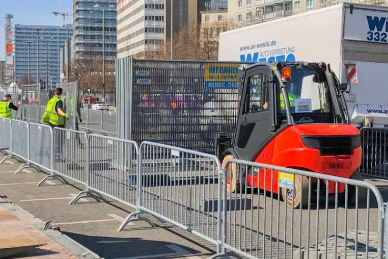Bild: NIEMEIER beim Berliner Halbmarathon im Einsatz