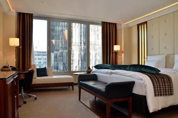 42 neue Suiten und Luxuszimmer für das Dom Hotel im Blau-Gold-Haus Köln Bild: 42 neue Suiten und Luxuszimmer für das Dom Hotel im Blau-Gold-Haus Köln