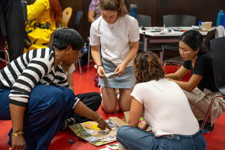 Bild: Bildung in einer digitalen Welt: Sommerschule bringt zukünftige Lehrkräfte aus dem globalen Süden und Norden zusammen