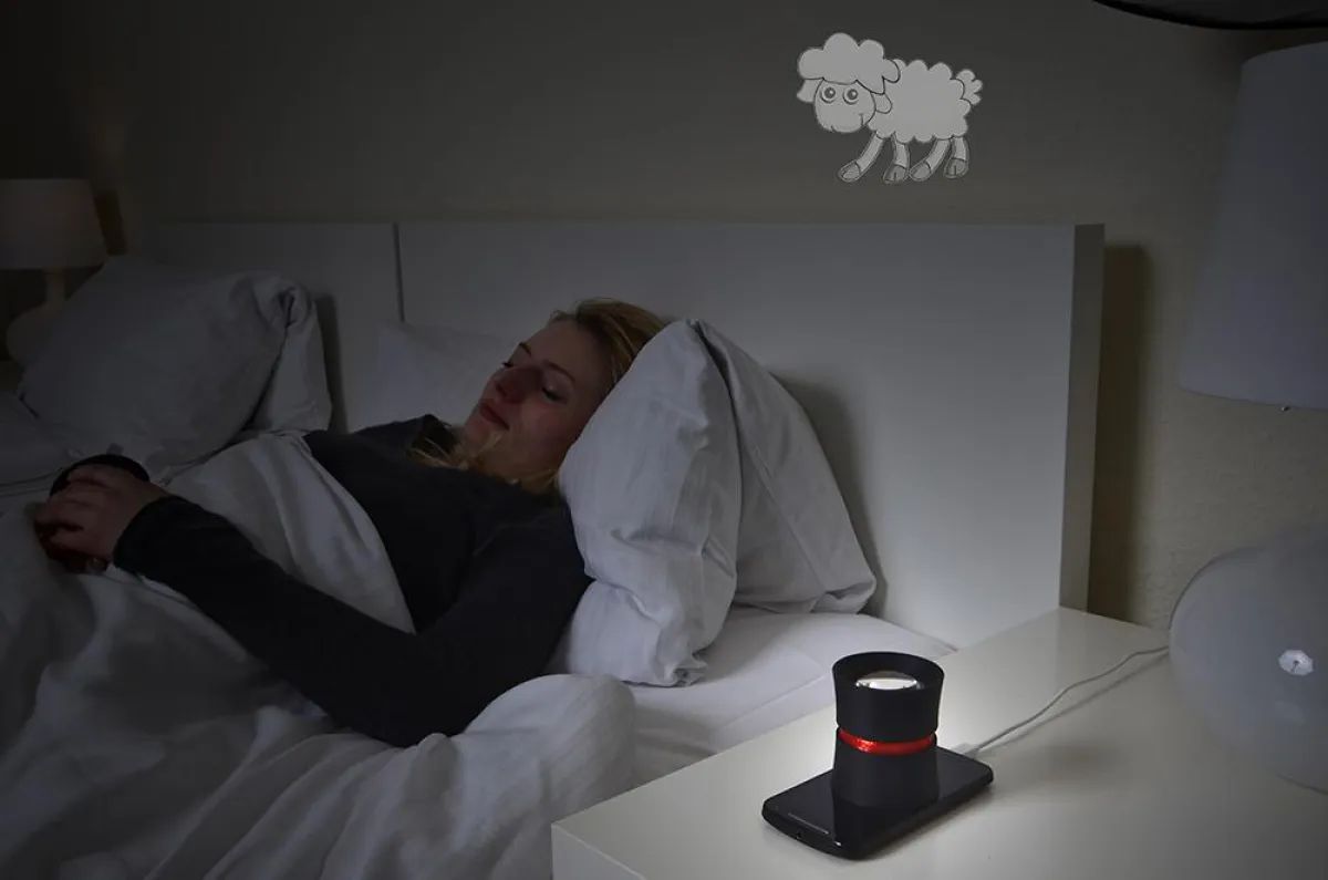 Starte die App ? stelle DreamMe auf Dein SmartPhone / Tablet, fertig ? stay tuned @ night!
