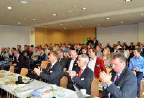 Bild: DHV-Präsident Taglieber: "Holzfertigbau ist bundesweit auf Wachstumskurs"