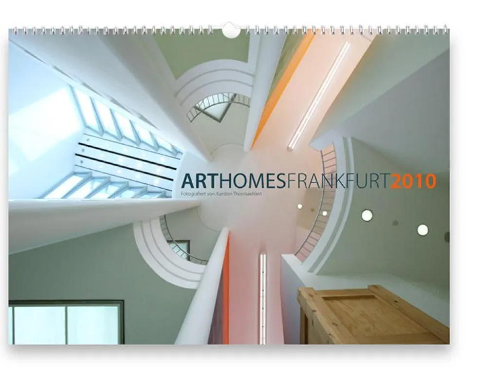 Frankfurter Kunstszene mit neuen Augen sehen! Der ARTHOMES FRANKFURT Kalender 2010.
