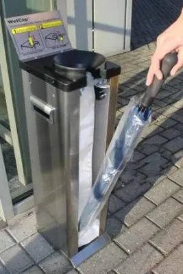 Bild: Schirmbeutel statt Schirmständer. Trend aus Asien kommt nach Deutschland