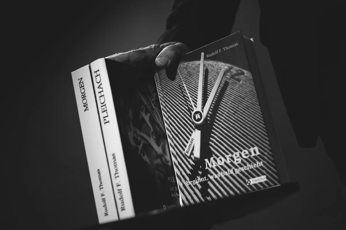 Ein sagenhaft leichtfüßig erzählter Roman. (© by RFT)