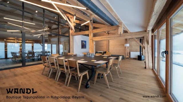 Bild: Wir machen Konferenz wo andere Urlaub machen und das könnt Ihr auch: Das "WANDL" eröffnet in Oberbayern