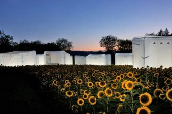 Bild: Neue aufblasbare Zelte von Evolution für die Mainau Discoveries 2010