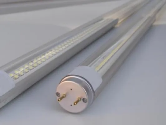 Erste LED-Lichtröhre vorgestellt die einfach gegen die Leuchtstoffröhre getauscht werden kann Bild: Erste LED-Lichtröhre vorgestellt die einfach gegen die Leuchtstoffröhre getauscht werden kann