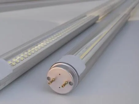 Bild: Erste LED-Lichtröhre vorgestellt die einfach gegen die Leuchtstoffröhre getauscht werden kann