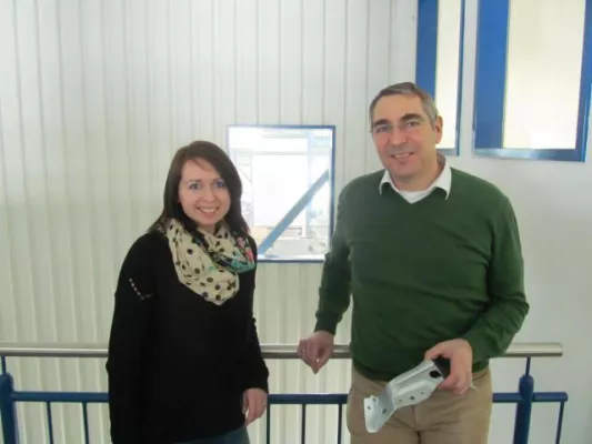 Stipendiatin bedankt sich für Förderung Bild: Stipendiatin bedankt sich für Förderung