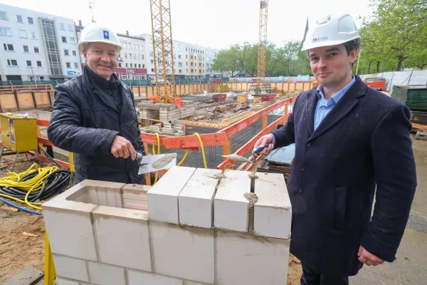 Bild: Grundsteinlegung am Klagesmarkt - 93 Mietwohnungen mit zusätzlichen Büro- und Gewerbeflächen.
