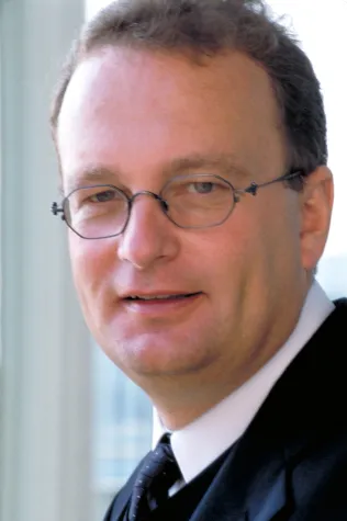 Bild: IT-Sytemhaus ILS steigert 2004/05 Umsatz um 10 Prozent