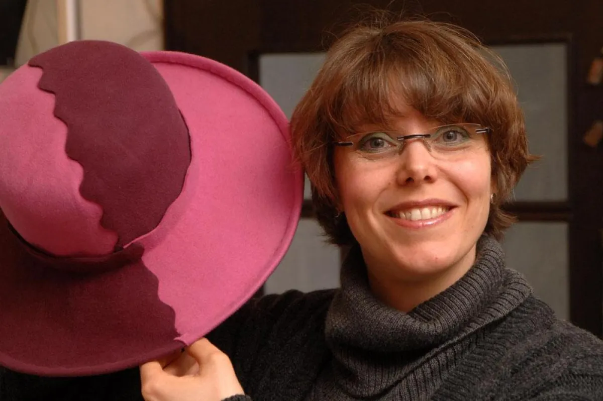 Hutmacherin Sandra Lausberg. Foto: KLICK-Germany