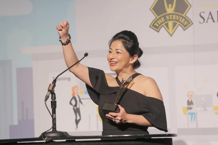 Bild: Gewinnerbekanntgabe bei den 13. jährlichen Stevie® Awards for Sales & Customer Service