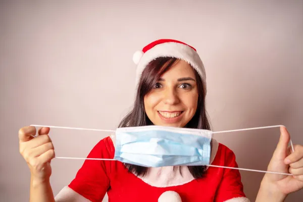 „Corona“ Weihnachtsfeier ohne Maske in dieser Zeit- ist überhaupt möglich? Bild: „Corona“ Weihnachtsfeier ohne Maske in dieser Zeit- ist überhaupt möglich?