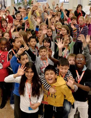 Bild: Spielen, forschen, Fragen stellen – 100 Kinder erforschen das Thema „Wasser“ beim „2. Berliner Kinderkongress"