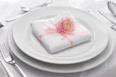Für den großen Auftritt: Hochzeitsfreuden - Kleine Tellerkunde von Tafelstern Porzellan Bild: Für den großen Auftritt: Hochzeitsfreuden - Kleine Tellerkunde von Tafelstern Porzellan