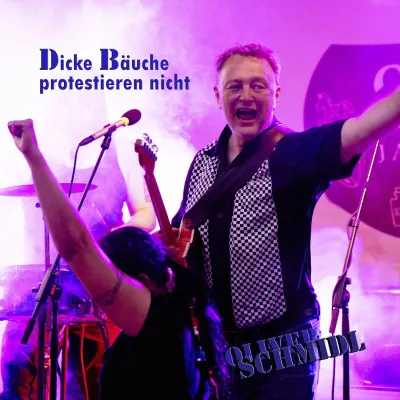 Bild: Dicke Bäuche protestieren nicht  - der kritische Song des Oliver Schmidl 