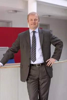 Bild: Neuer Vorstand bei der ASC telecom AG