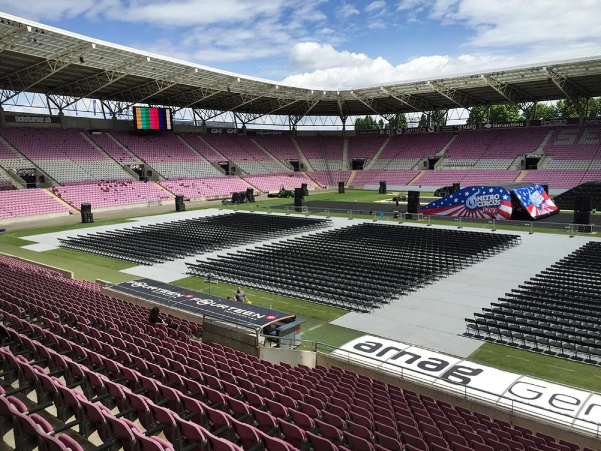 Aufbau im Stade de Genève
