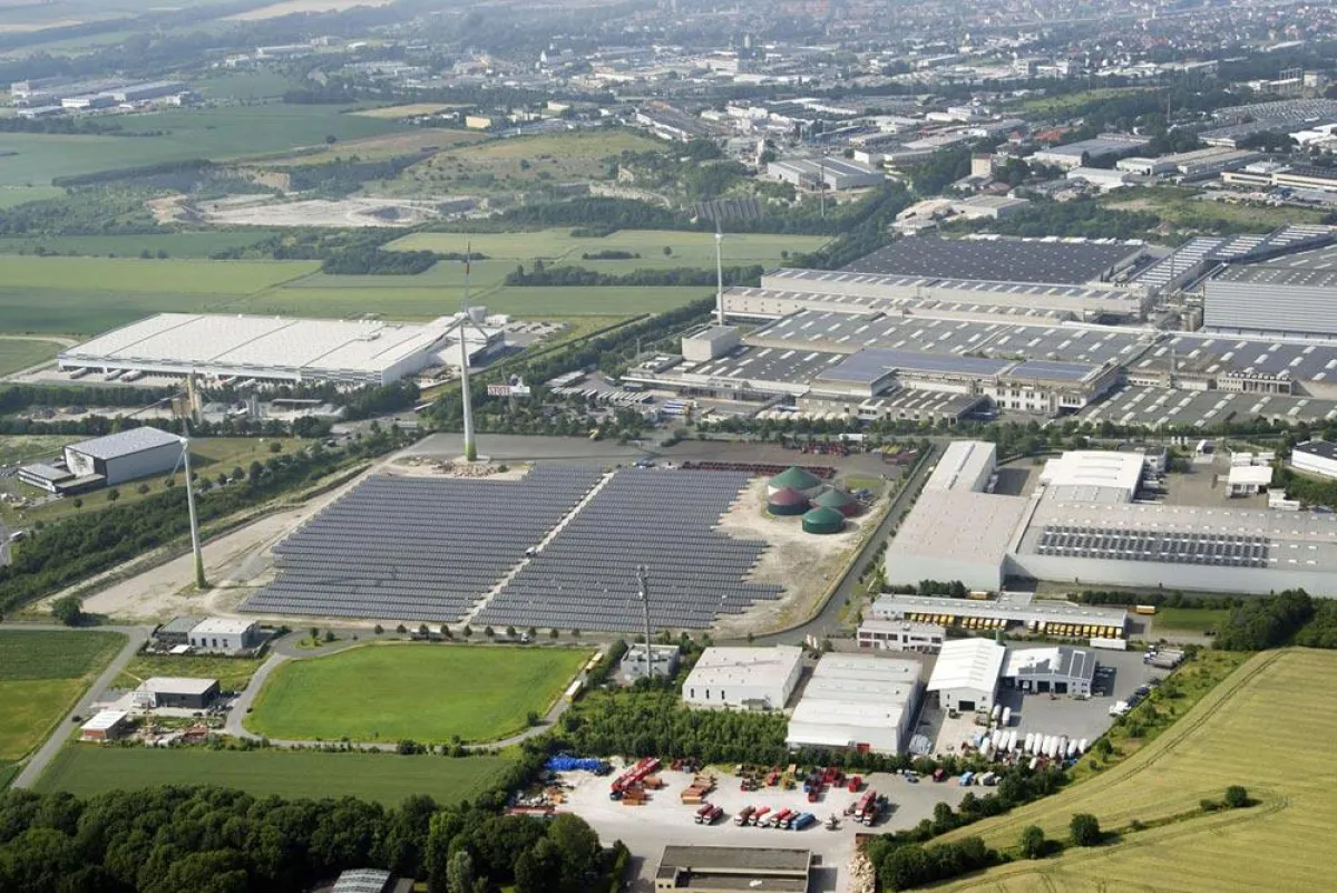 61.000 Quadratmeter Photovoltaik, drei eigene Windkraft-Anlagen auf dem Produktionsgelände von STUTE