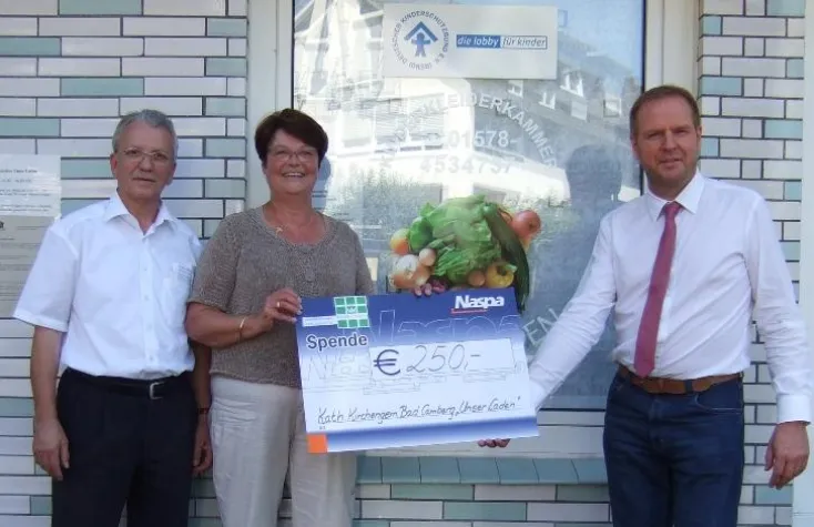 Bad Camberger Hohenfeld-Kliniken spenden für Projekt „Unser Laden“ Bild: Bad Camberger Hohenfeld-Kliniken spenden für Projekt „Unser Laden“