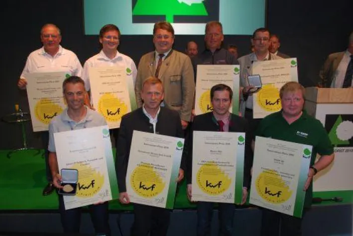 Staatsminister Helmut Brunner verleiht KWF-Innovationsmedaillen auf der Interforst Bild: Staatsminister Helmut Brunner verleiht KWF-Innovationsmedaillen auf der Interforst