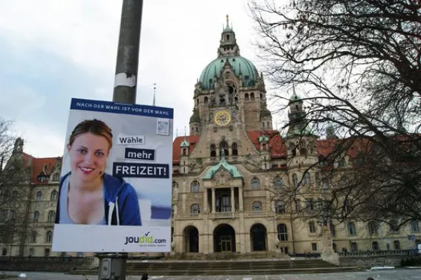 Guerilla-Kampagne: Nach der Wahl ist vor der Wahl Bild: Guerilla-Kampagne: Nach der Wahl ist vor der Wahl