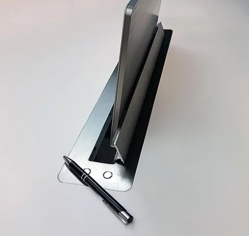 Bild: 8 mm schlanke 12,5 Zoll Monitor Serie