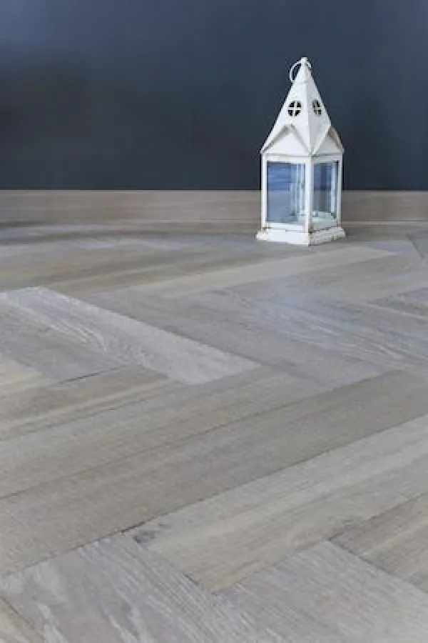 Chêne de l'est antik sägerau cristal Foto: chêne de l'est