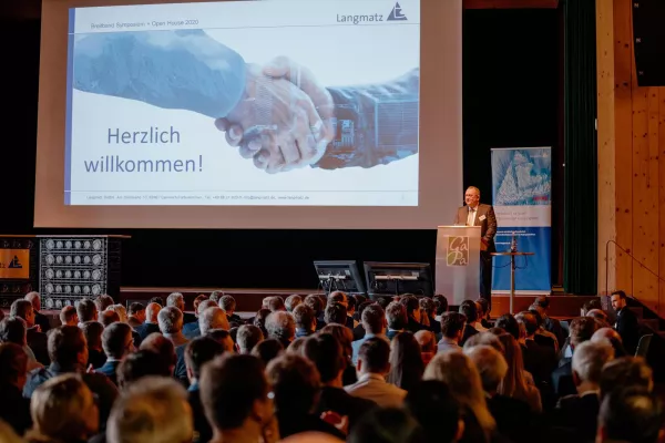 "Wir sind auf dem Weg in die Gigabit-Gesellschaft" Bild: "Wir sind auf dem Weg in die Gigabit-Gesellschaft"