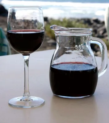 Bild: Kreuzberger Weinhändler reagieren auf Absatzrückgang mit noch mehr Qualität und moderaten Preisen